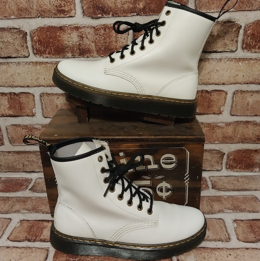 Pre-owned Dr. Martens Zavala Boots